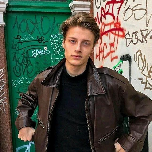 Oliver Bennett
